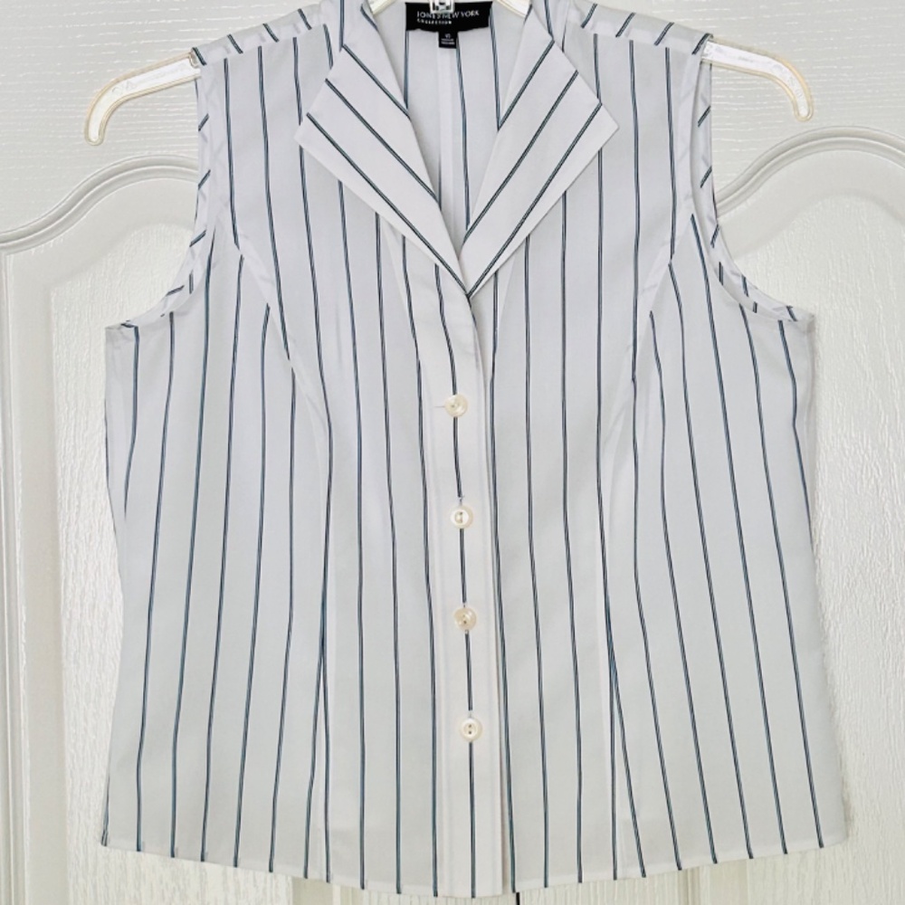 Jones New York Sleeveless Non-Iron Blouse, Size 10